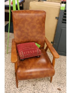 FAUTEUIL VINTAGE SIMILI BRUN